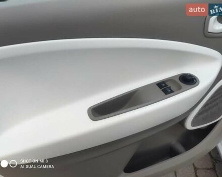 Білий Рено Зое, об'ємом двигуна 0 л та пробігом 87 тис. км за 8799 $, фото 23 на Automoto.ua