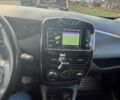 Белый Рено Зое, объемом двигателя 0 л и пробегом 103 тыс. км за 9600 $, фото 5 на Automoto.ua