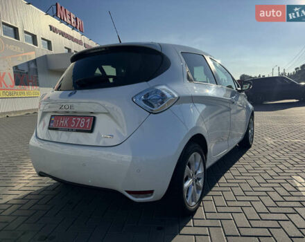 Белый Рено Зое, объемом двигателя 0 л и пробегом 78 тыс. км за 10600 $, фото 6 на Automoto.ua