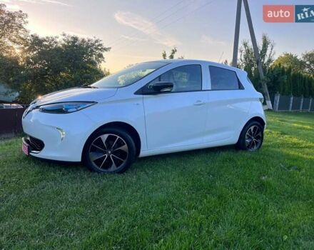 Белый Рено Зое, объемом двигателя 0 л и пробегом 124 тыс. км за 8950 $, фото 5 на Automoto.ua