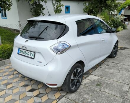 Белый Рено Зое, объемом двигателя 0 л и пробегом 176 тыс. км за 10500 $, фото 2 на Automoto.ua
