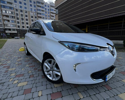 Белый Рено Зое, объемом двигателя 0 л и пробегом 146 тыс. км за 10500 $, фото 5 на Automoto.ua