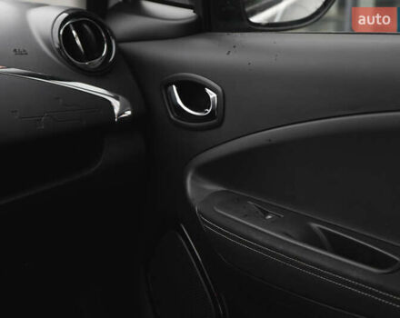 Білий Рено Зое, об'ємом двигуна 0 л та пробігом 96 тис. км за 10000 $, фото 12 на Automoto.ua