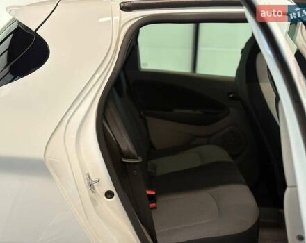 Білий Рено Зое, об'ємом двигуна 0 л та пробігом 121 тис. км за 7300 $, фото 14 на Automoto.ua
