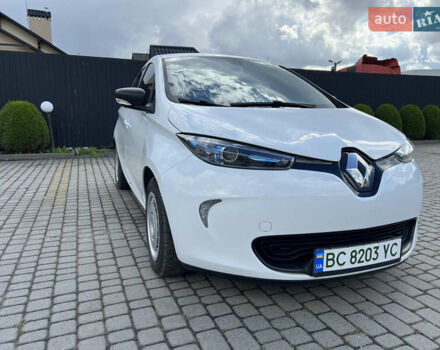 Білий Рено Зое, об'ємом двигуна 0 л та пробігом 98 тис. км за 9000 $, фото 8 на Automoto.ua