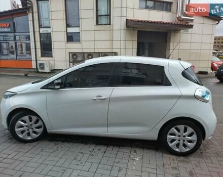 Белый Рено Зое, объемом двигателя 0 л и пробегом 204 тыс. км за 8400 $, фото 1 на Automoto.ua