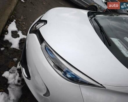 Білий Рено Зое, об'ємом двигуна 0 л та пробігом 100 тис. км за 4500 $, фото 2 на Automoto.ua