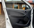 Белый Рено Зое, объемом двигателя 0 л и пробегом 78 тыс. км за 9450 $, фото 29 на Automoto.ua