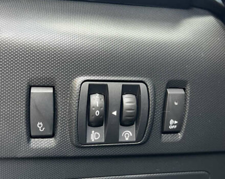 Белый Рено Зое, объемом двигателя 0 л и пробегом 146 тыс. км за 10500 $, фото 33 на Automoto.ua