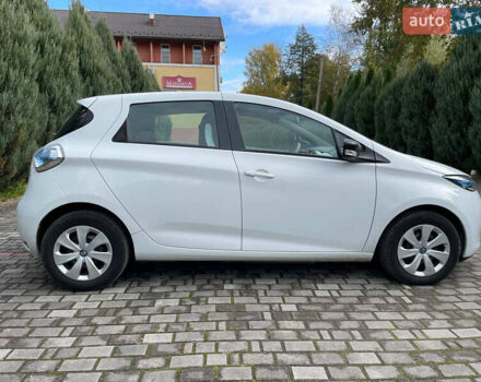 Белый Рено Зое, объемом двигателя 0 л и пробегом 97 тыс. км за 9500 $, фото 18 на Automoto.ua