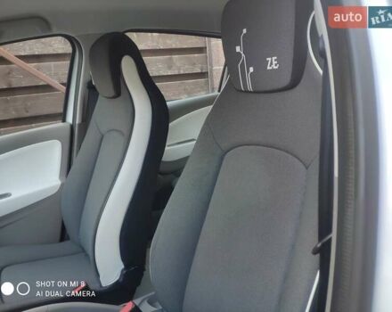 Білий Рено Зое, об'ємом двигуна 0 л та пробігом 87 тис. км за 8799 $, фото 24 на Automoto.ua