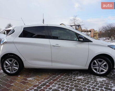 Белый Рено Зое, объемом двигателя 0 л и пробегом 26 тыс. км за 9555 $, фото 15 на Automoto.ua