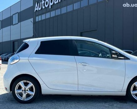 Белый Рено Зое, объемом двигателя 0 л и пробегом 101 тыс. км за 10640 $, фото 9 на Automoto.ua