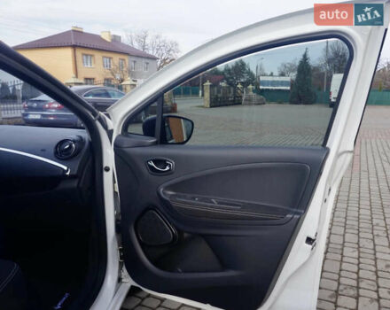 Білий Рено Зое, об'ємом двигуна 0 л та пробігом 199 тис. км за 7999 $, фото 22 на Automoto.ua