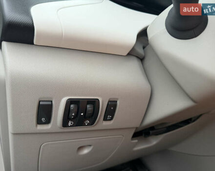 Білий Рено Зое, об'ємом двигуна 0 л та пробігом 104 тис. км за 8700 $, фото 23 на Automoto.ua