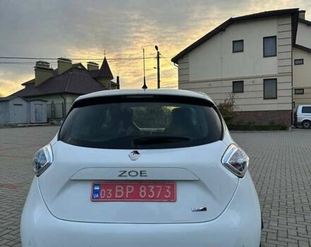 Белый Рено Зое, объемом двигателя 0 л и пробегом 75 тыс. км за 9250 $, фото 9 на Automoto.ua