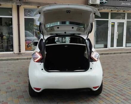 Белый Рено Зое, объемом двигателя 0 л и пробегом 107 тыс. км за 9600 $, фото 14 на Automoto.ua
