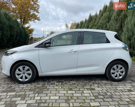 Белый Рено Зое, объемом двигателя 0 л и пробегом 97 тыс. км за 9500 $, фото 10 на Automoto.ua