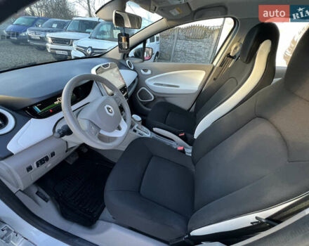 Белый Рено Зое, объемом двигателя 0 л и пробегом 94 тыс. км за 9199 $, фото 31 на Automoto.ua