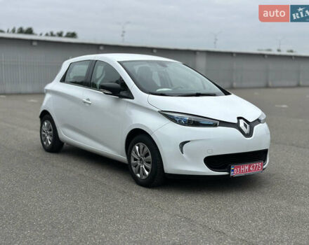 Белый Рено Зое, объемом двигателя 0 л и пробегом 74 тыс. км за 9550 $, фото 3 на Automoto.ua