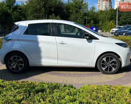 Белый Рено Зое, объемом двигателя 0 л и пробегом 143 тыс. км за 8900 $, фото 7 на Automoto.ua