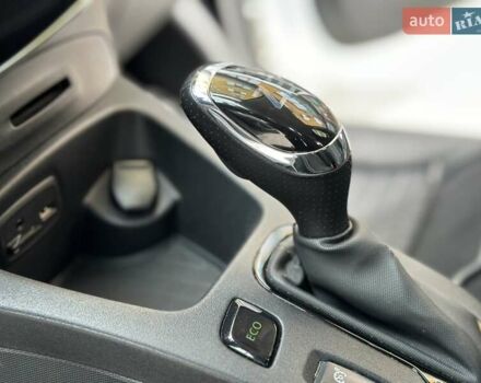 Белый Рено Зое, объемом двигателя 0 л и пробегом 92 тыс. км за 9990 $, фото 20 на Automoto.ua