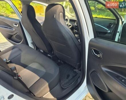 Белый Рено Зое, объемом двигателя 0 л и пробегом 210 тыс. км за 9900 $, фото 26 на Automoto.ua