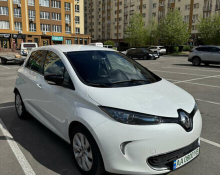 Белый Рено Зое, объемом двигателя 0 л и пробегом 127 тыс. км за 9200 $, фото 1 на Automoto.ua