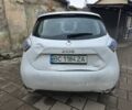 Белый Рено Зое, объемом двигателя 0 л и пробегом 152 тыс. км за 8400 $, фото 17 на Automoto.ua