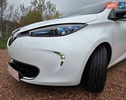 Белый Рено Зое, объемом двигателя 0 л и пробегом 137 тыс. км за 7800 $, фото 18 на Automoto.ua