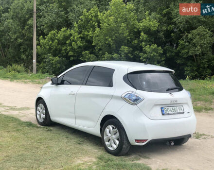 Белый Рено Зое, объемом двигателя 0 л и пробегом 80 тыс. км за 9400 $, фото 1 на Automoto.ua