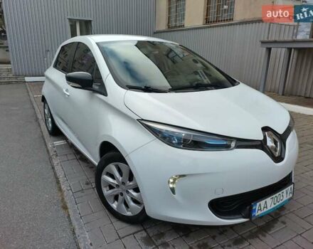 Белый Рено Зое, объемом двигателя 0 л и пробегом 204 тыс. км за 8400 $, фото 8 на Automoto.ua