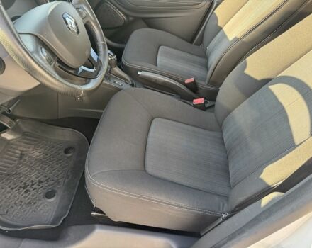 Білий Рено Зое, об'ємом двигуна 0 л та пробігом 78 тис. км за 10600 $, фото 5 на Automoto.ua