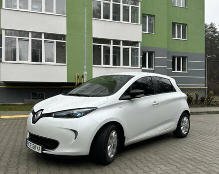 Белый Рено Зое, объемом двигателя 0 л и пробегом 131 тыс. км за 9650 $, фото 2 на Automoto.ua