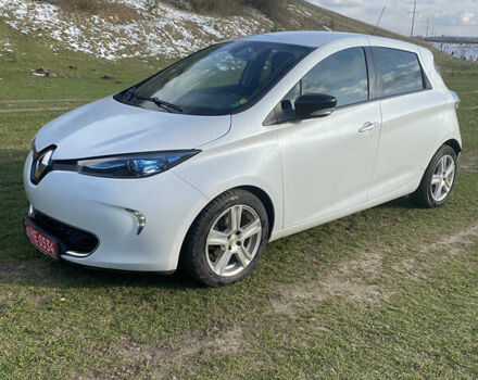 Білий Рено Зое, об'ємом двигуна 0 л та пробігом 100 тис. км за 9000 $, фото 5 на Automoto.ua
