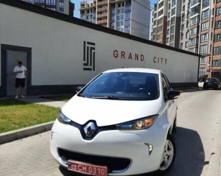 Белый Рено Зое, объемом двигателя 0 л и пробегом 121 тыс. км за 8900 $, фото 3 на Automoto.ua