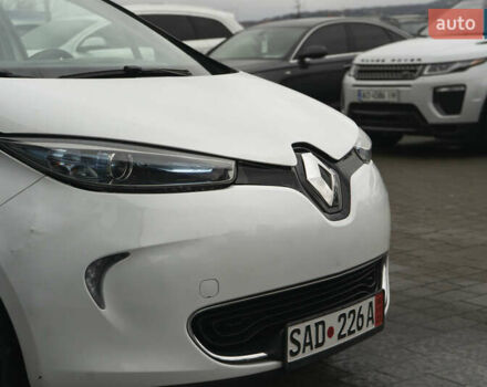 Білий Рено Зое, об'ємом двигуна 0 л та пробігом 96 тис. км за 10000 $, фото 3 на Automoto.ua