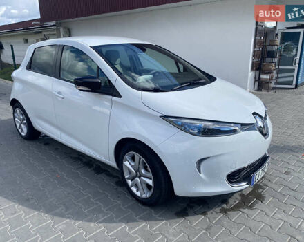 Белый Рено Зое, объемом двигателя 0 л и пробегом 27 тыс. км за 9300 $, фото 2 на Automoto.ua
