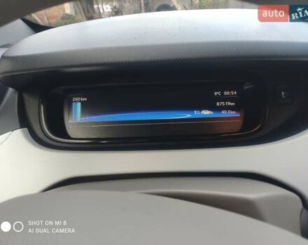 Білий Рено Зое, об'ємом двигуна 0 л та пробігом 88 тис. км за 8799 $, фото 3 на Automoto.ua