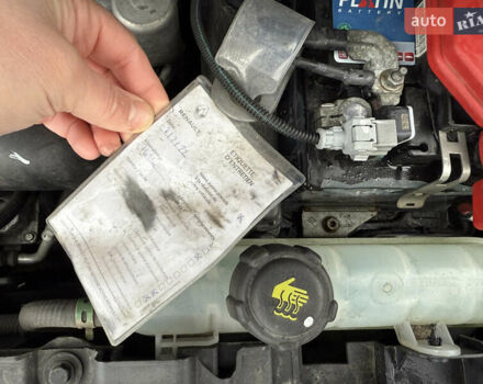 Белый Рено Зое, объемом двигателя 0 л и пробегом 106 тыс. км за 8100 $, фото 24 на Automoto.ua