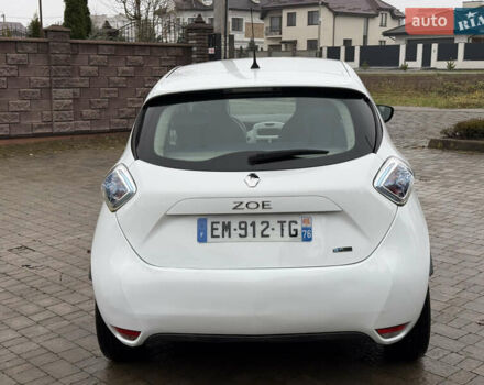 Белый Рено Зое, объемом двигателя 0 л и пробегом 106 тыс. км за 8100 $, фото 4 на Automoto.ua