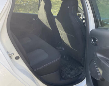 Білий Рено Зое, об'ємом двигуна 0 л та пробігом 100 тис. км за 9000 $, фото 10 на Automoto.ua