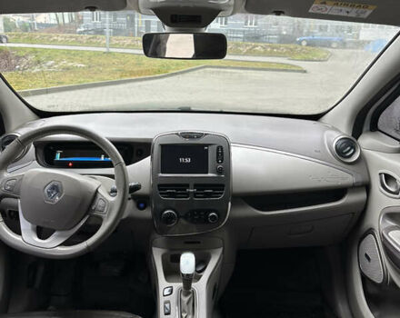 Белый Рено Зое, объемом двигателя 0 л и пробегом 131 тыс. км за 9650 $, фото 14 на Automoto.ua