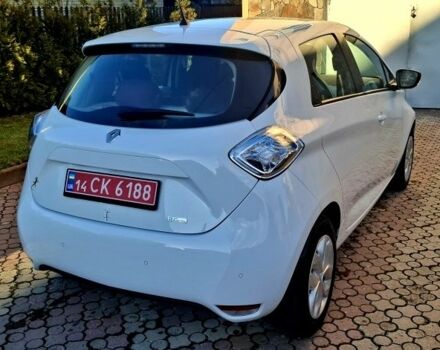 Белый Рено Зое, объемом двигателя 0 л и пробегом 101 тыс. км за 8850 $, фото 2 на Automoto.ua