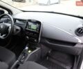 Белый Рено Зое, объемом двигателя 0 л и пробегом 95 тыс. км за 10444 $, фото 39 на Automoto.ua