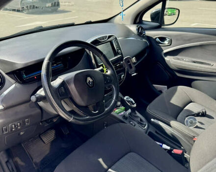 Белый Рено Зое, объемом двигателя 0 л и пробегом 127 тыс. км за 9200 $, фото 7 на Automoto.ua