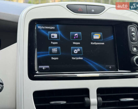 Білий Рено Зое, об'ємом двигуна 0 л та пробігом 77 тис. км за 9499 $, фото 70 на Automoto.ua