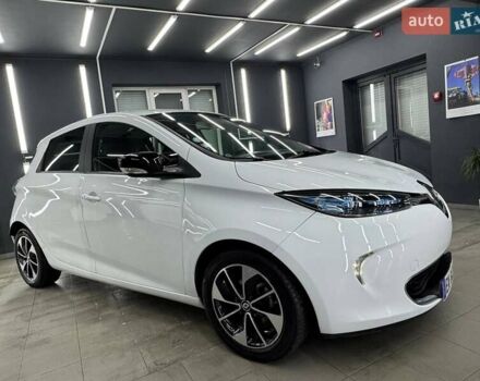 Белый Рено Зое, объемом двигателя 0 л и пробегом 115 тыс. км за 9950 $, фото 6 на Automoto.ua