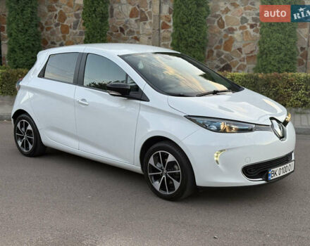 Белый Рено Зое, объемом двигателя 0 л и пробегом 152 тыс. км за 8999 $, фото 5 на Automoto.ua