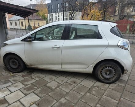 Белый Рено Зое, объемом двигателя 0 л и пробегом 152 тыс. км за 8400 $, фото 21 на Automoto.ua